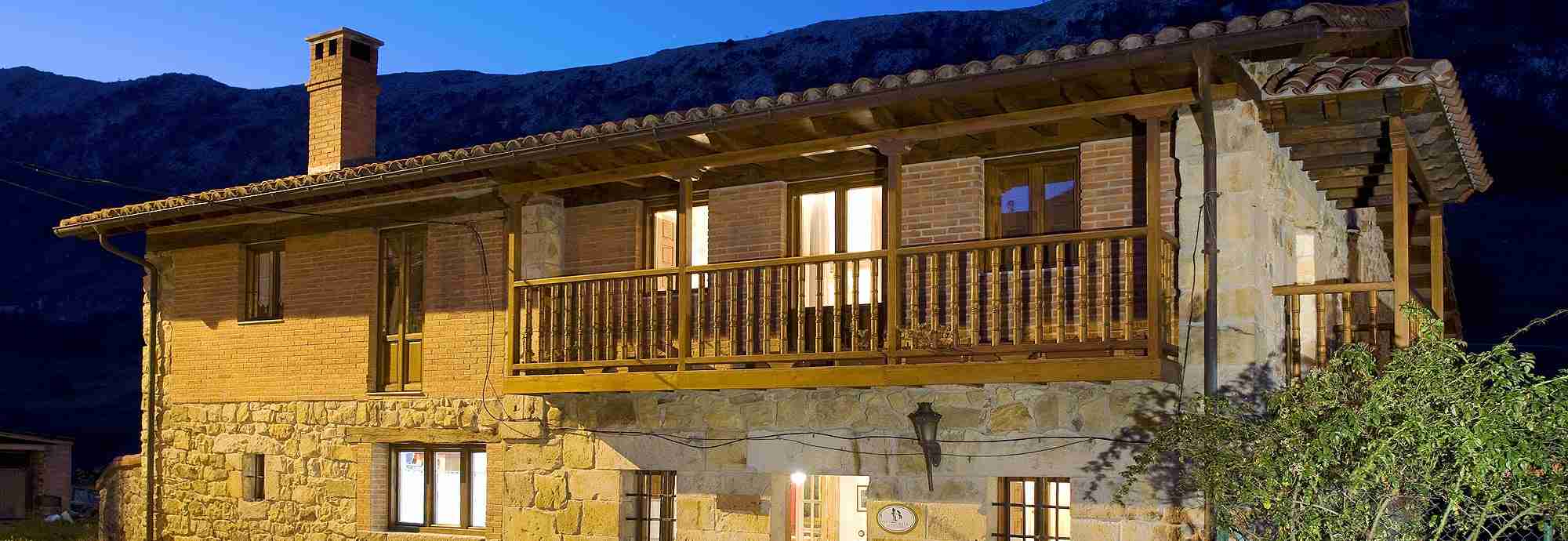 Splendid villa in Cantabrian hamlet for walking, caves, beaches